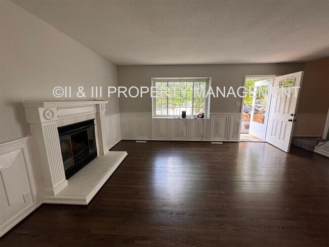 Building Photo - 4715 Fontana St