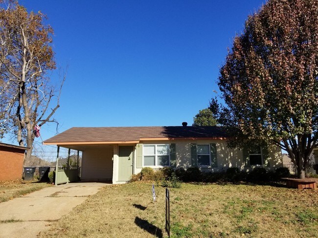 Building Photo - 4 br, 2 bath House - 1219 Gladiolus