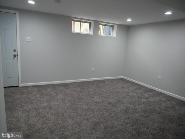 Foto del edificio - 8457 Imperial Dr