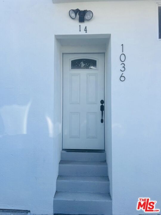 Foto del edificio - 1036 W 48th St