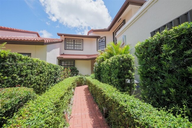 Building Photo - 9318 NW 50th Doral Cir S
