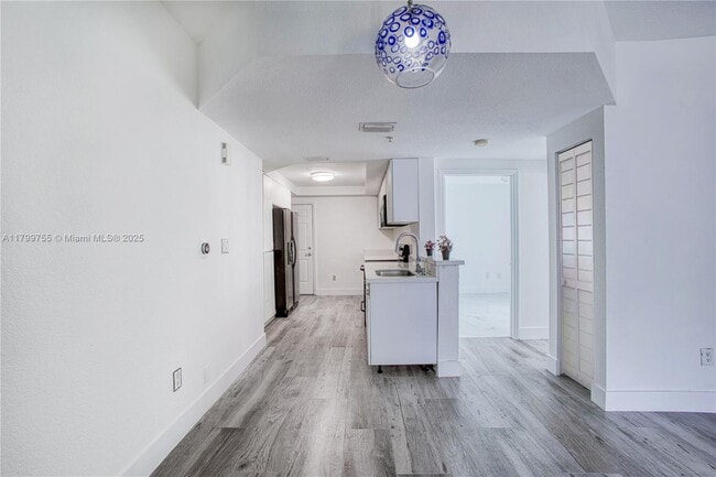 Building Photo - 735 SW 148th Ave