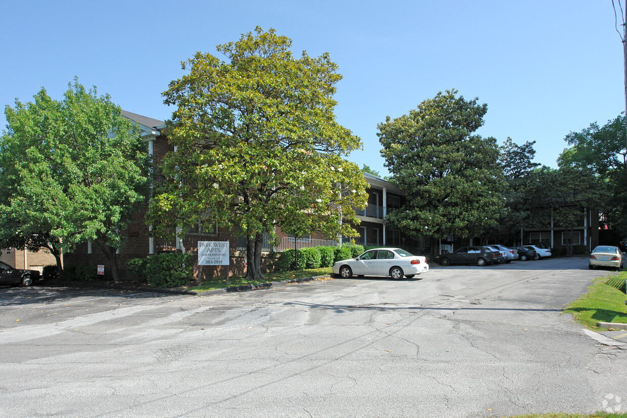 unable to bring far end of bldg out of shadows. - M. McNamara 5-19-08 - Park West Apartments