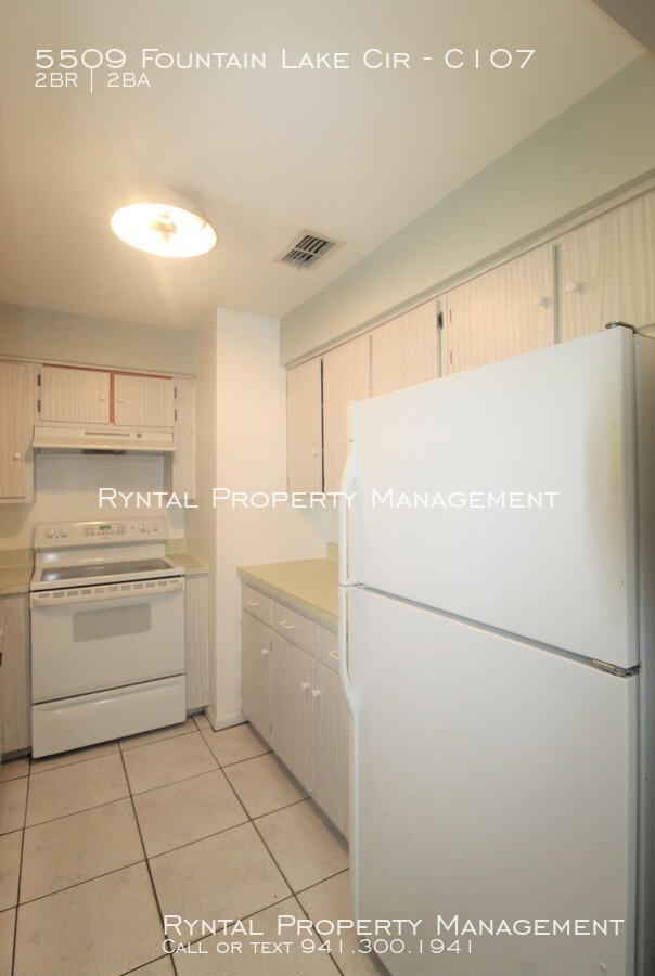 Building Photo - 5509 Fountain Lake Cir