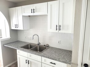 Building Photo - 1903 Golden Pheasant Dr