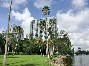 Building Photo - 1861 NW S River Dr