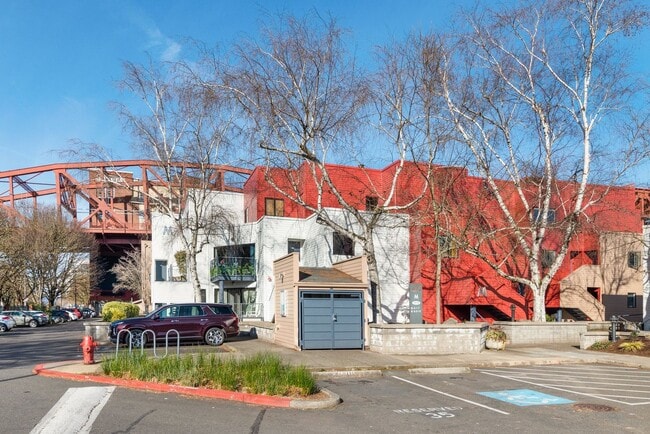 McCormick Pier - 1 bed/1 bath w/new paint/... - McCormick Pier - 1 bed/1 bath w/new paint/... Apartment