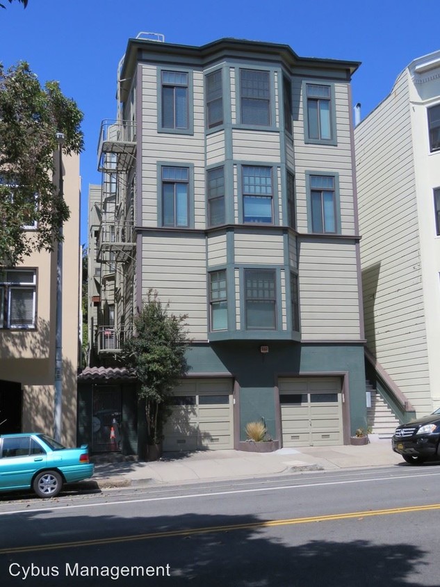 Primary Photo - 420 Lake St