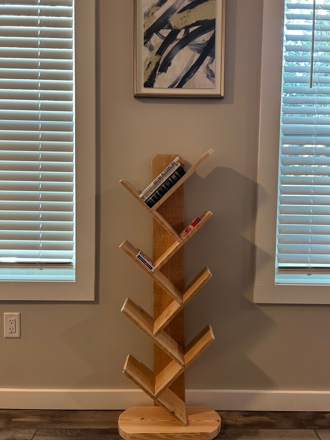 Foto del edificio - 617 E 3rd St