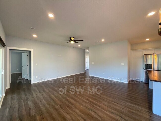 Foto del edificio - 792 N Delaware Ave