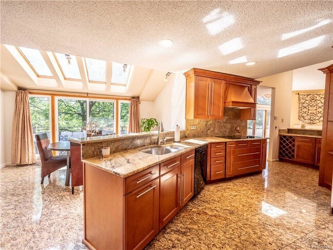 Building Photo - 4045 Fox Lake Dr