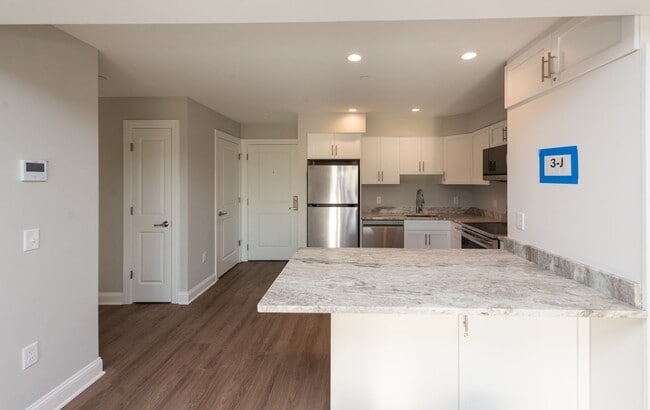 Interior Photo - 925 at North