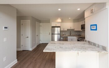 Interior Photo - 925 at North