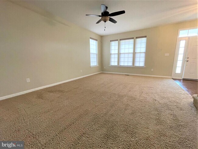 Foto del edificio - 283 N Bayberry Pkwy