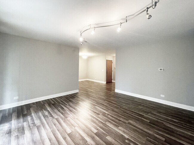 Building Photo - 1152 Middlebury Ln