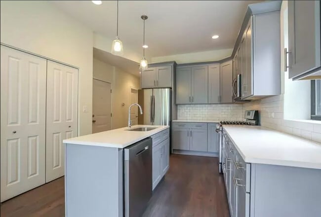 Foto del edificio - 2852 W Shakespeare Ave