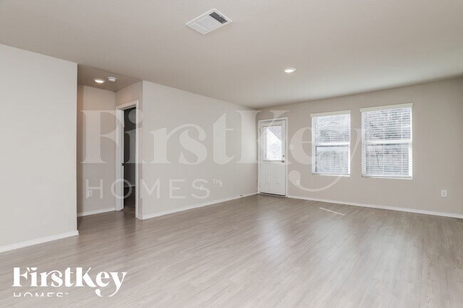 Foto del edificio - 14030 Silos Meadows