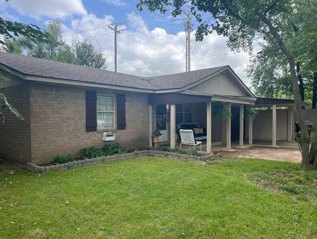 Foto del edificio - 15083 S Waco Ave