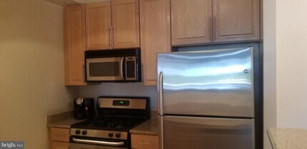 Building Photo - 11760 Sunrise Valley Dr