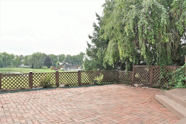 Building Photo - 14279 Esprit Dr