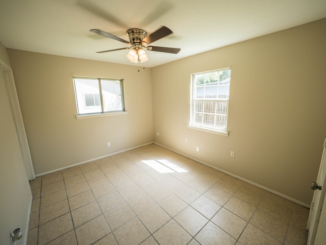 2143 Henrietta St, San Antonio, TX 78224 House Rental in San Antonio