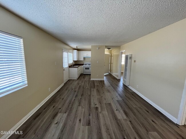 Foto del edificio - 7819 Walpole Ave