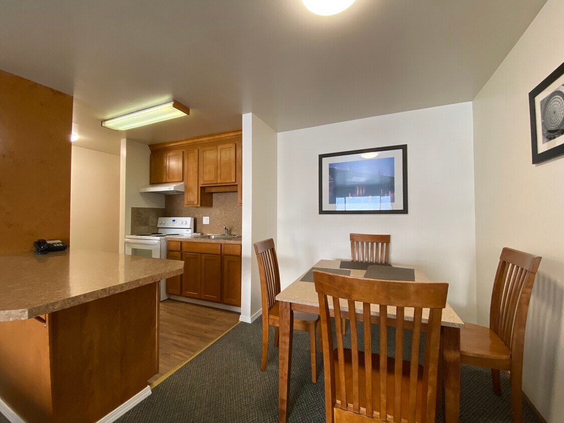 Foto principal - 4731 12th Ave NE