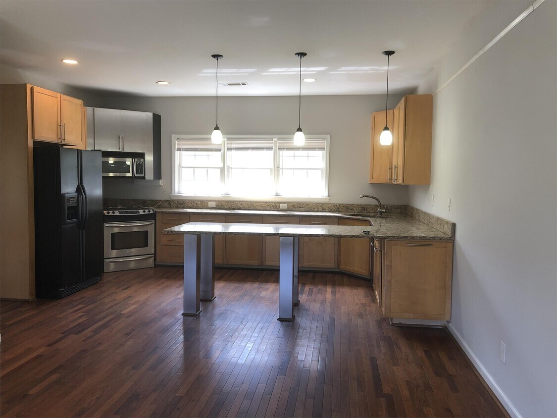 Primary Photo - 35 Ormond St SW