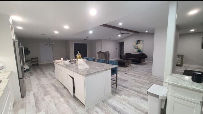 Foto del edificio - 8923 Prestonview Dr