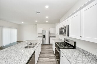 Building Photo - 10314 Valley Vista Dr