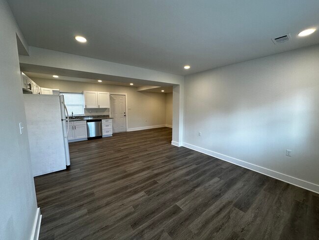 Living/Kitchen/Dining - 3300 Nashville Ave