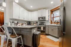 Foto principal - 1019 W Oakdale Ave