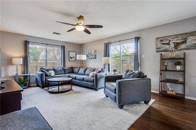 Building Photo - 2622 Glen Field Dr