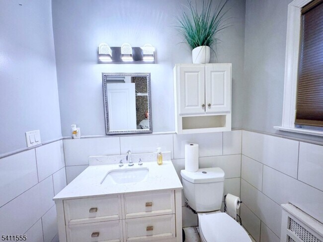 Foto del edificio - 401 E 39th St