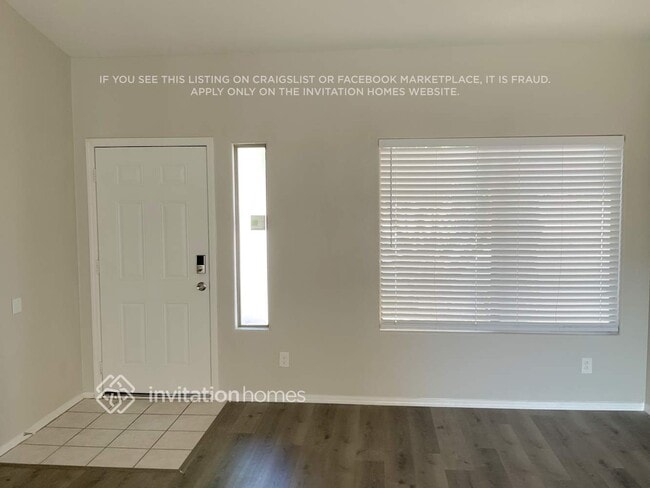 Foto del edificio - 10427 E Billings St