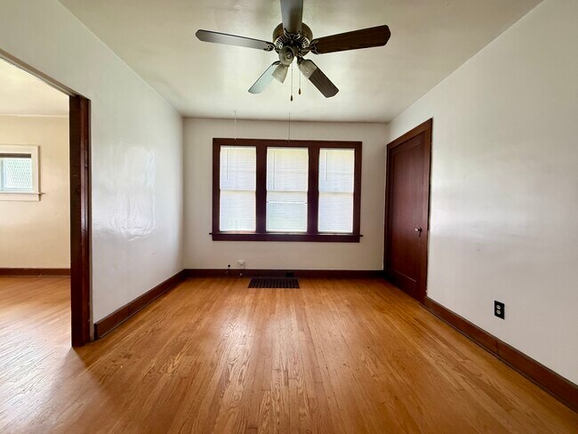 Foto del edificio - 3203 Roland Ave