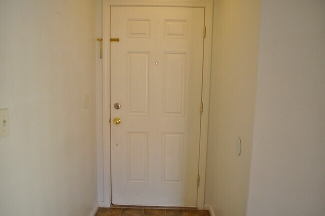 Building Photo - 452 Groft Way