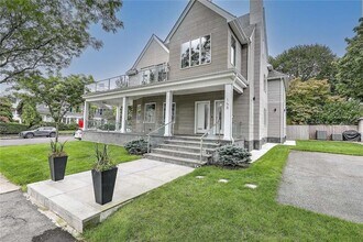 Building Photo - 168 Elmgrove Ave