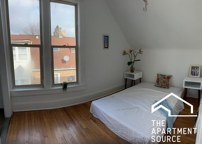 Building Photo - 1820 N Kedvale Ave