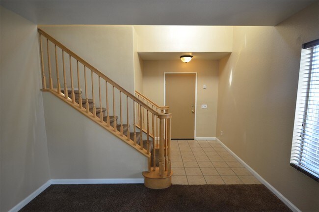 Building Photo - 1610 Whiterock Ln