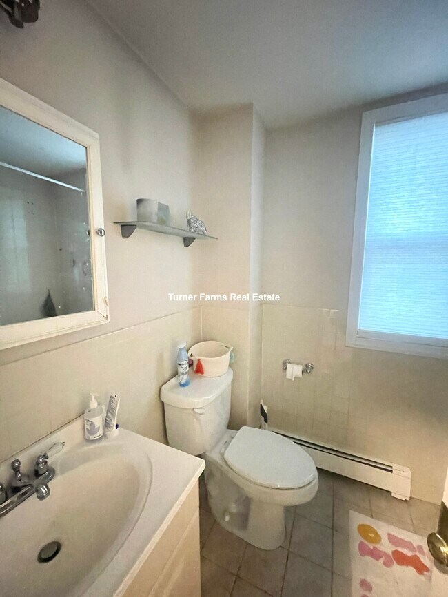 Foto del edificio - 267 E Cottage St