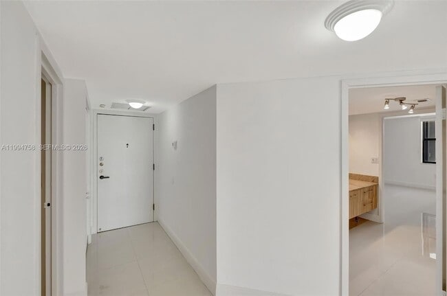 Building Photo - 2333 Brickell Ave