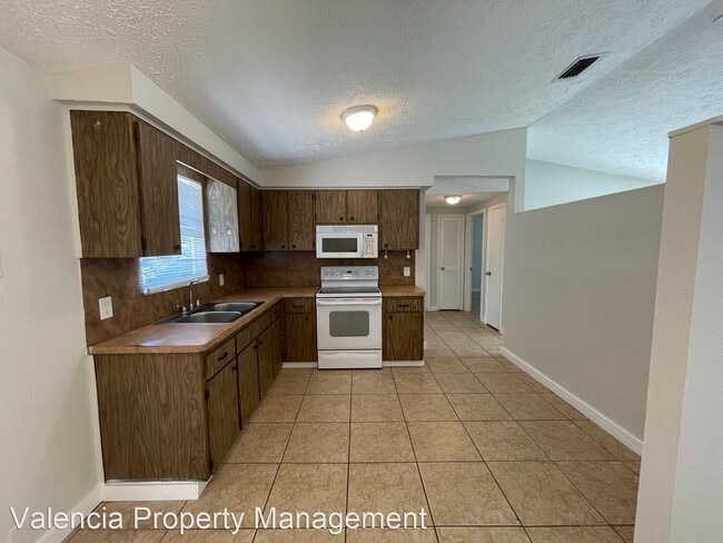 Building Photo - 2 br, 1 bath House - 4304 Mesa Drive