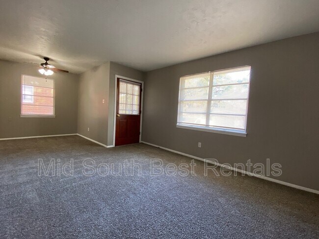 Building Photo - 3719 Mountain Terrace St