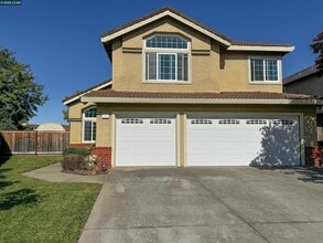 Building Photo - 115 Bermuda Ct