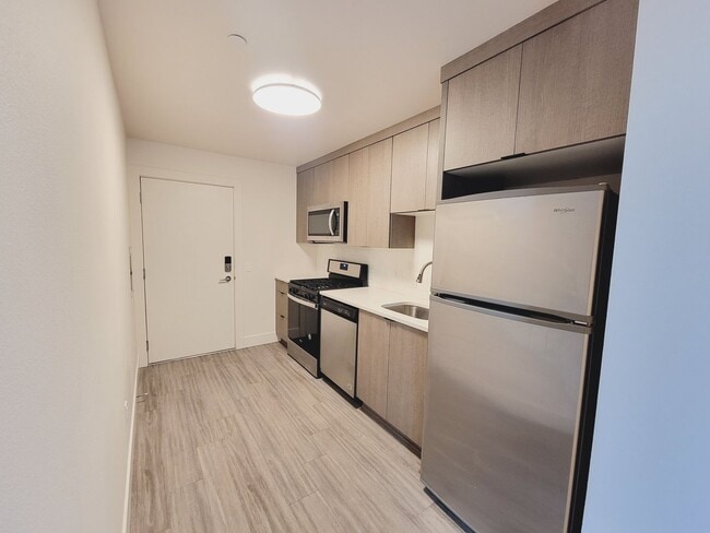 Photo - L0478-353 FAILING Apartment