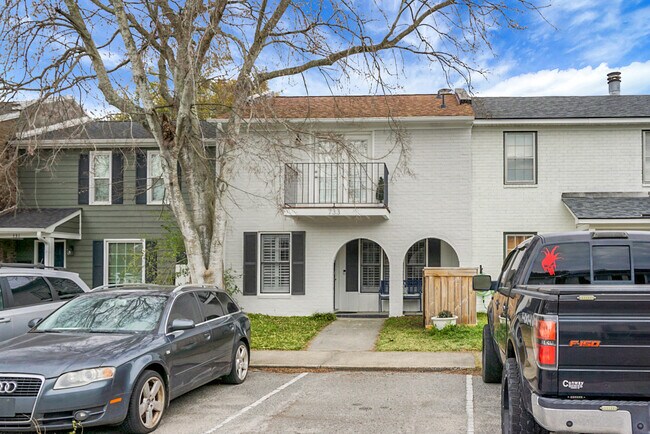 Foto del edificio - 733 Ralston Ct