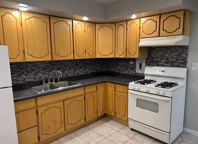 Foto del edificio - 1101 Holiday Ln