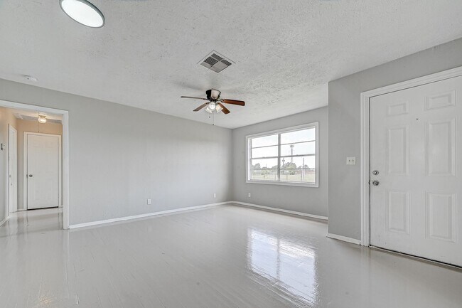 Building Photo - Coming soon! Affordable spacious 4BD/2BA s...