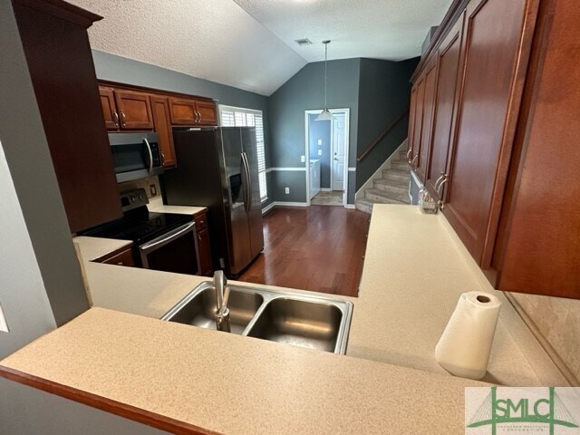 Building Photo - 240 Oak Ridge Cir
